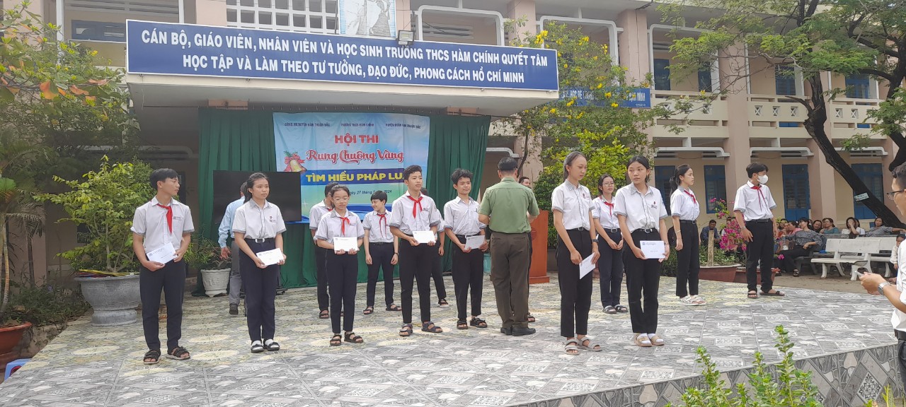 Rung chuông vàng
