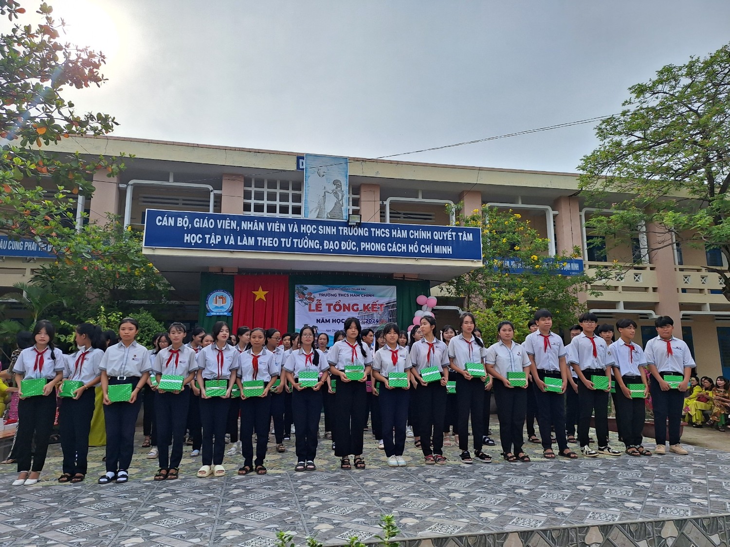 Lễ tổng kết năm học 2023-2024