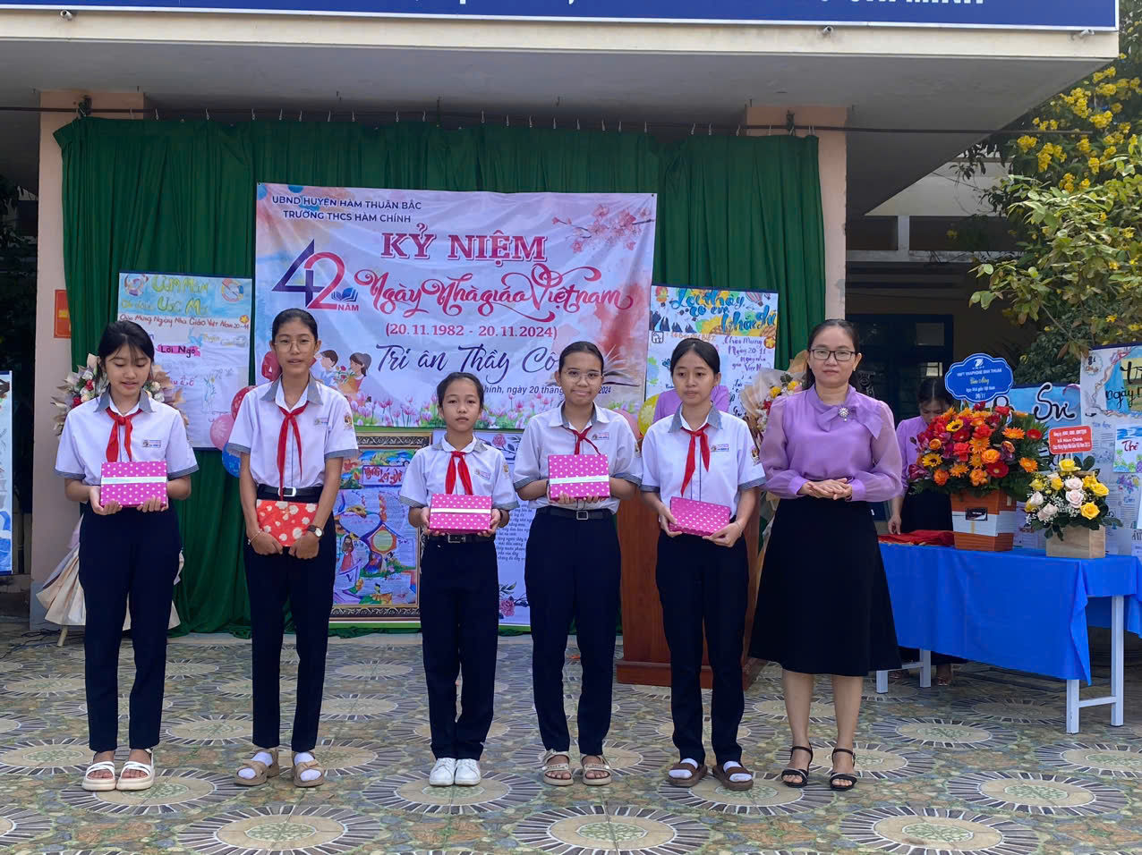 Lễ kỉ niệm 42 năm ngày Nhà giáo Việt Nam 20/11