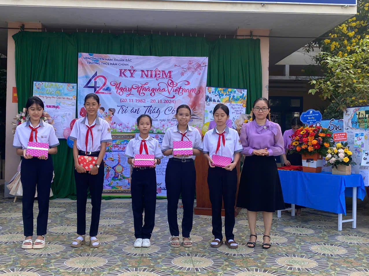 Lễ kỉ niệm 42 năm ngày Nhà giáo Việt Nam 20/11