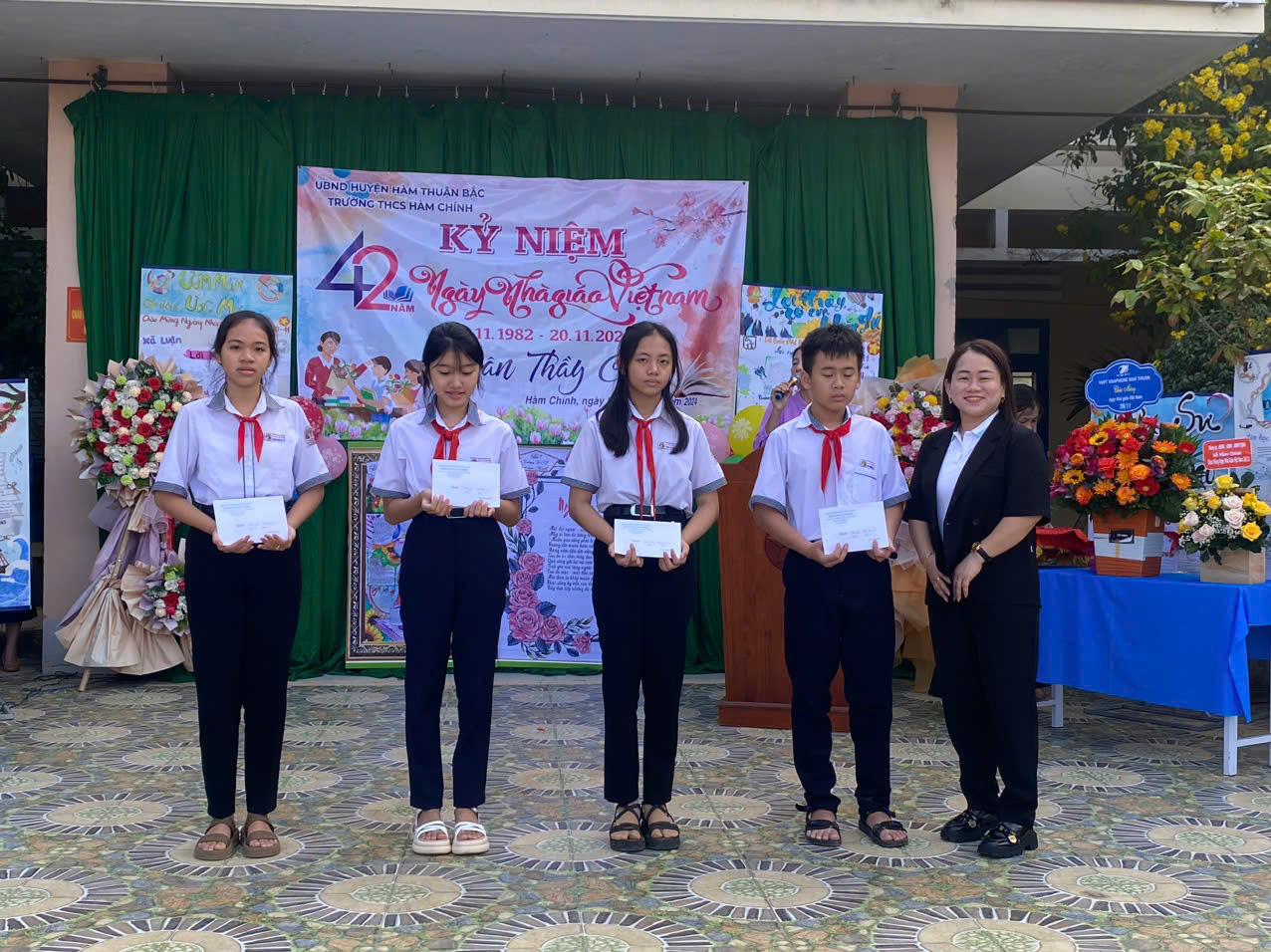 Lễ kỉ niệm 42 năm ngày Nhà giáo Việt Nam 20/11