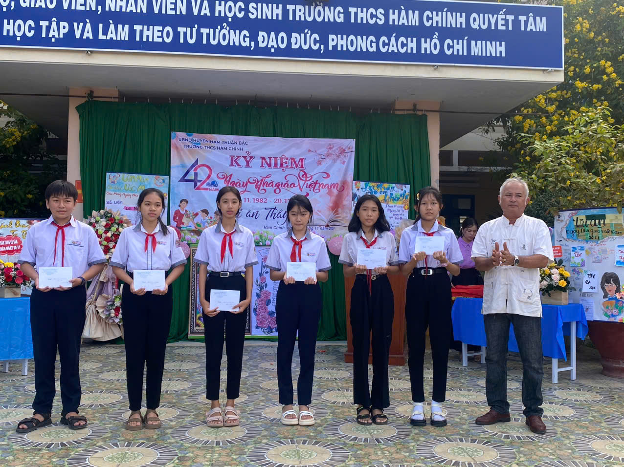 Lễ kỉ niệm 42 năm ngày Nhà giáo Việt Nam 20/11