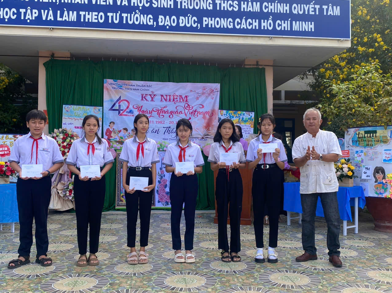 Lễ kỉ niệm 42 năm ngày Nhà giáo Việt Nam 20/11