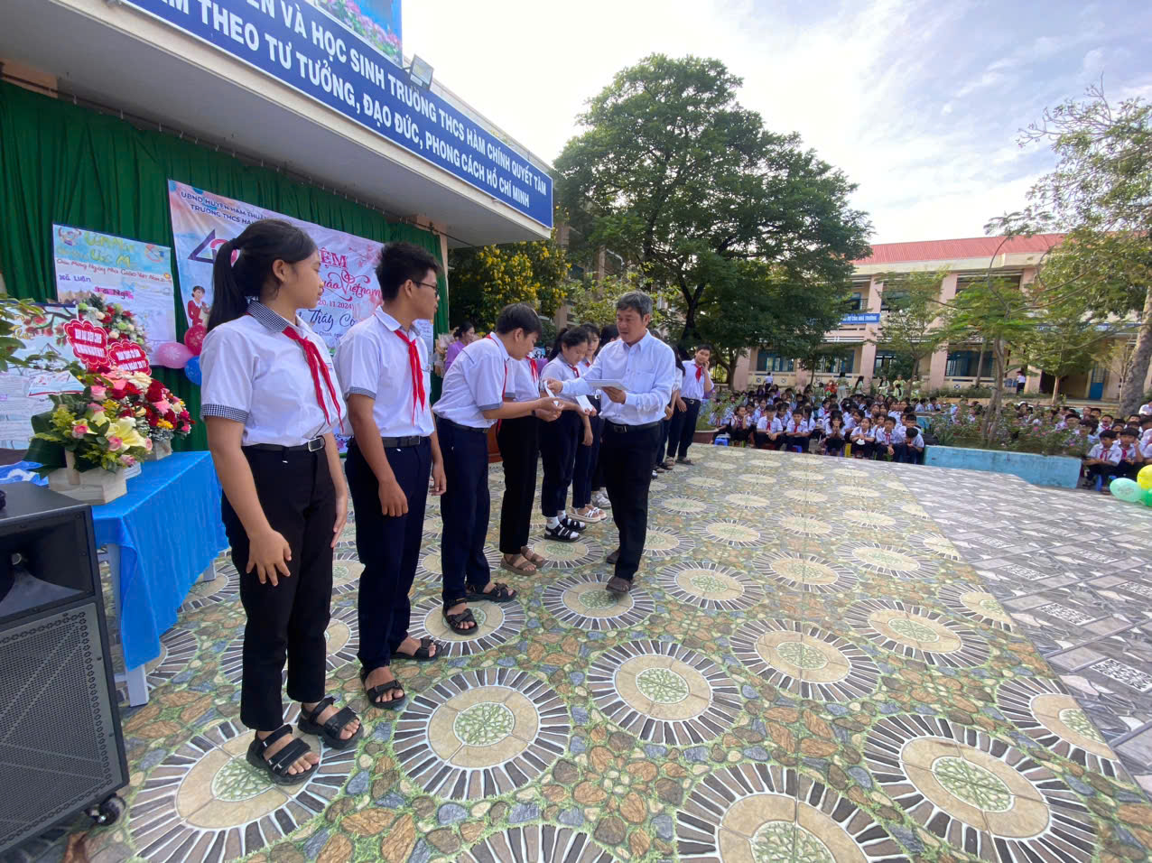 Lễ kỉ niệm 42 năm ngày Nhà giáo Việt Nam 20/11