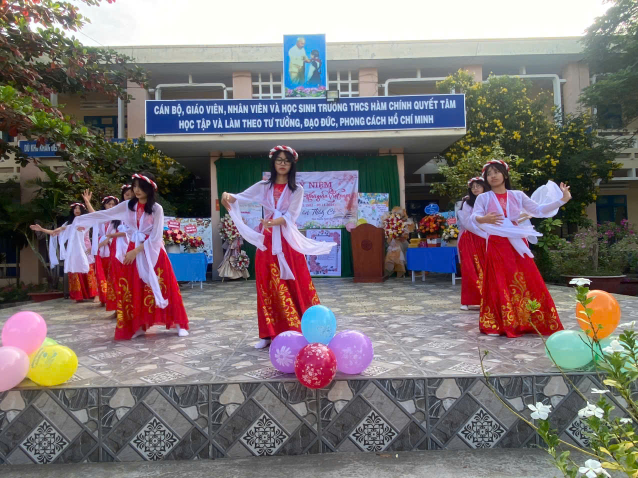 Lễ kỉ niệm 42 năm ngày Nhà giáo Việt Nam 20/11