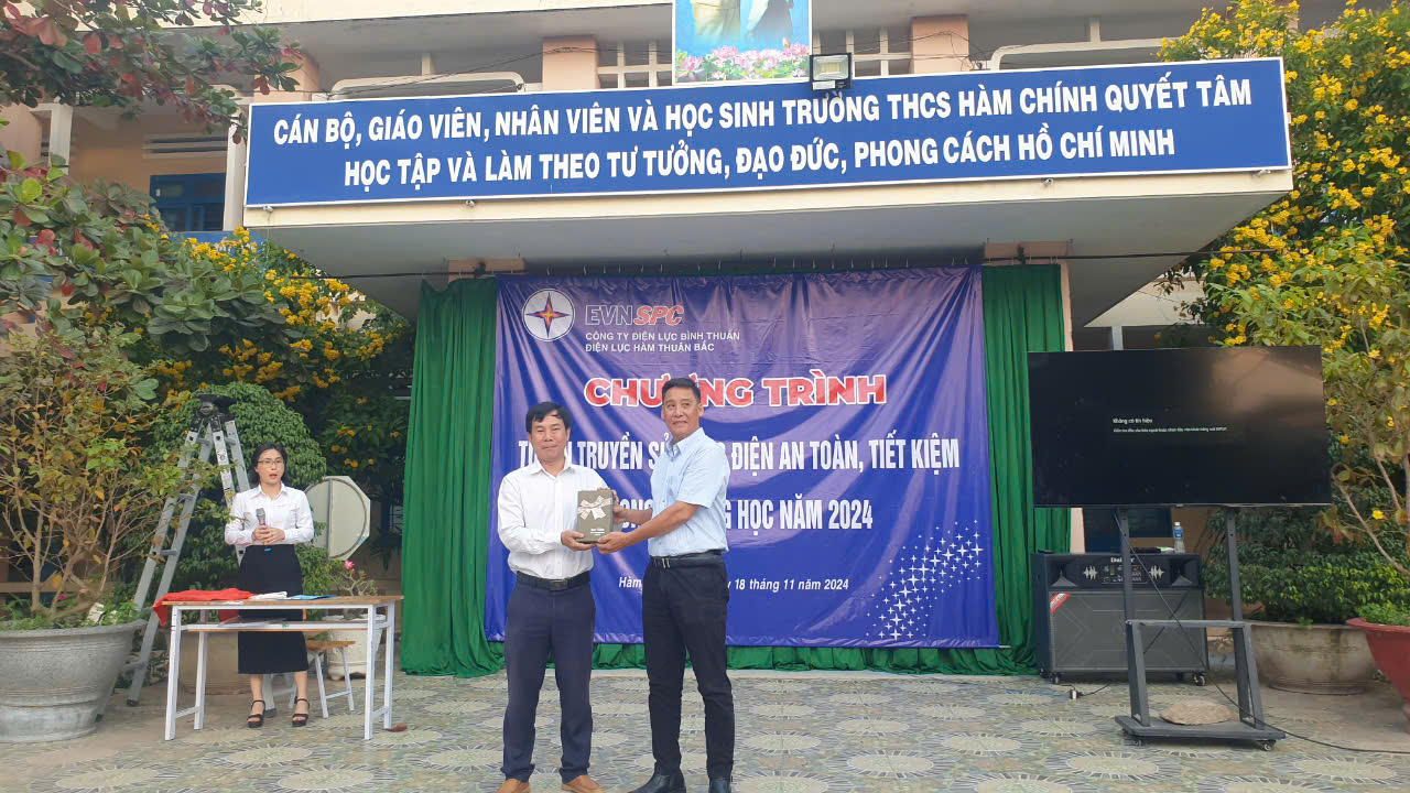 Tuyên truyền sử dụng điện an toàn, tiết kiệm
