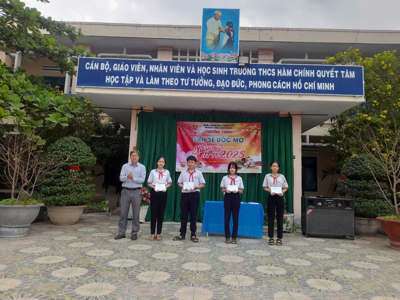 San sẻ Ước mơ Xuân Ất Tỵ 2025