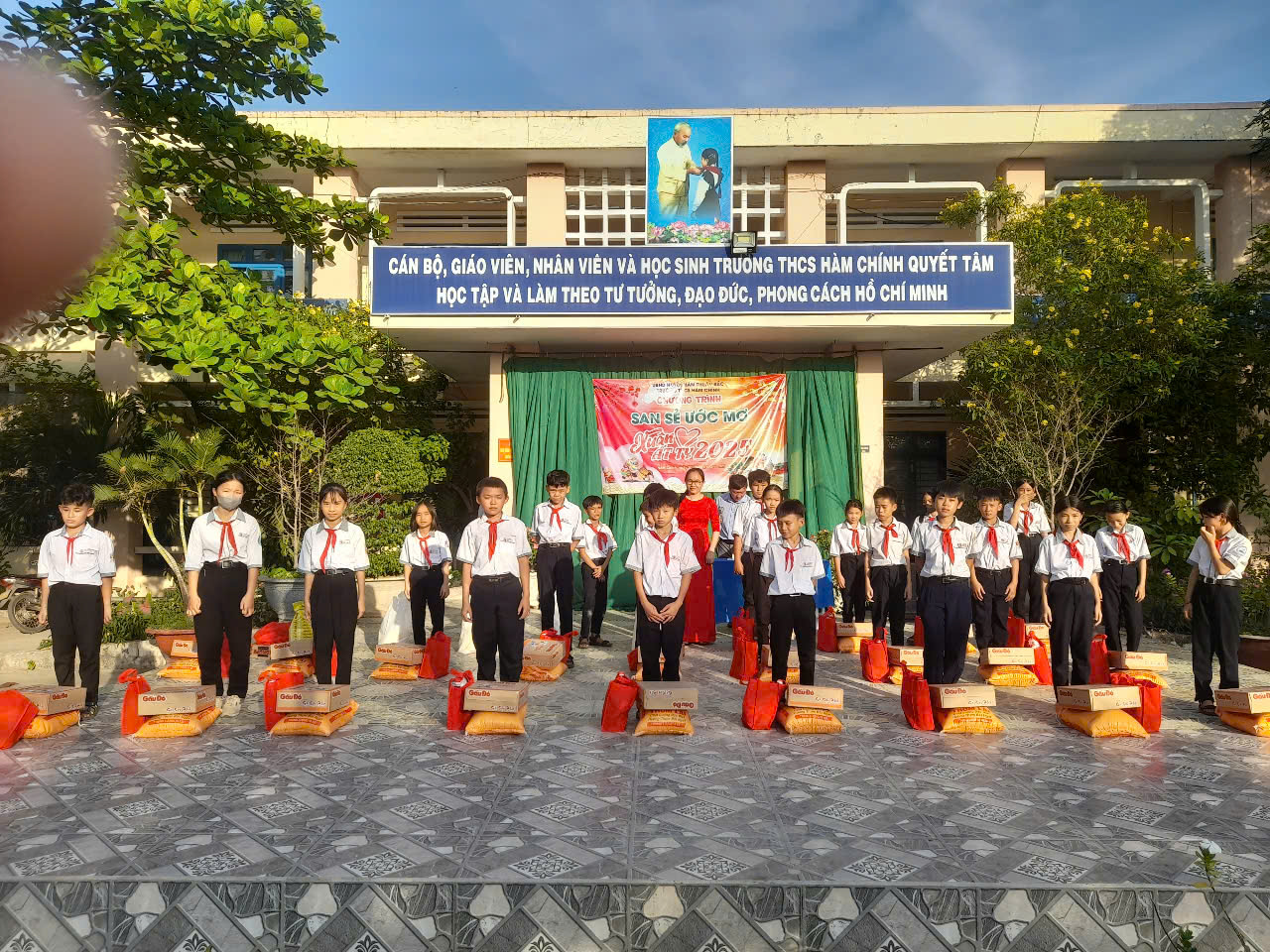 San sẻ Ước mơ Xuân Ất Tỵ 2025