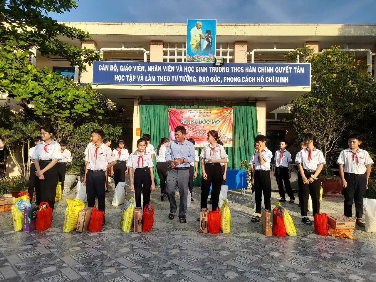 San sẻ Ước mơ Xuân Ất Tỵ 2025