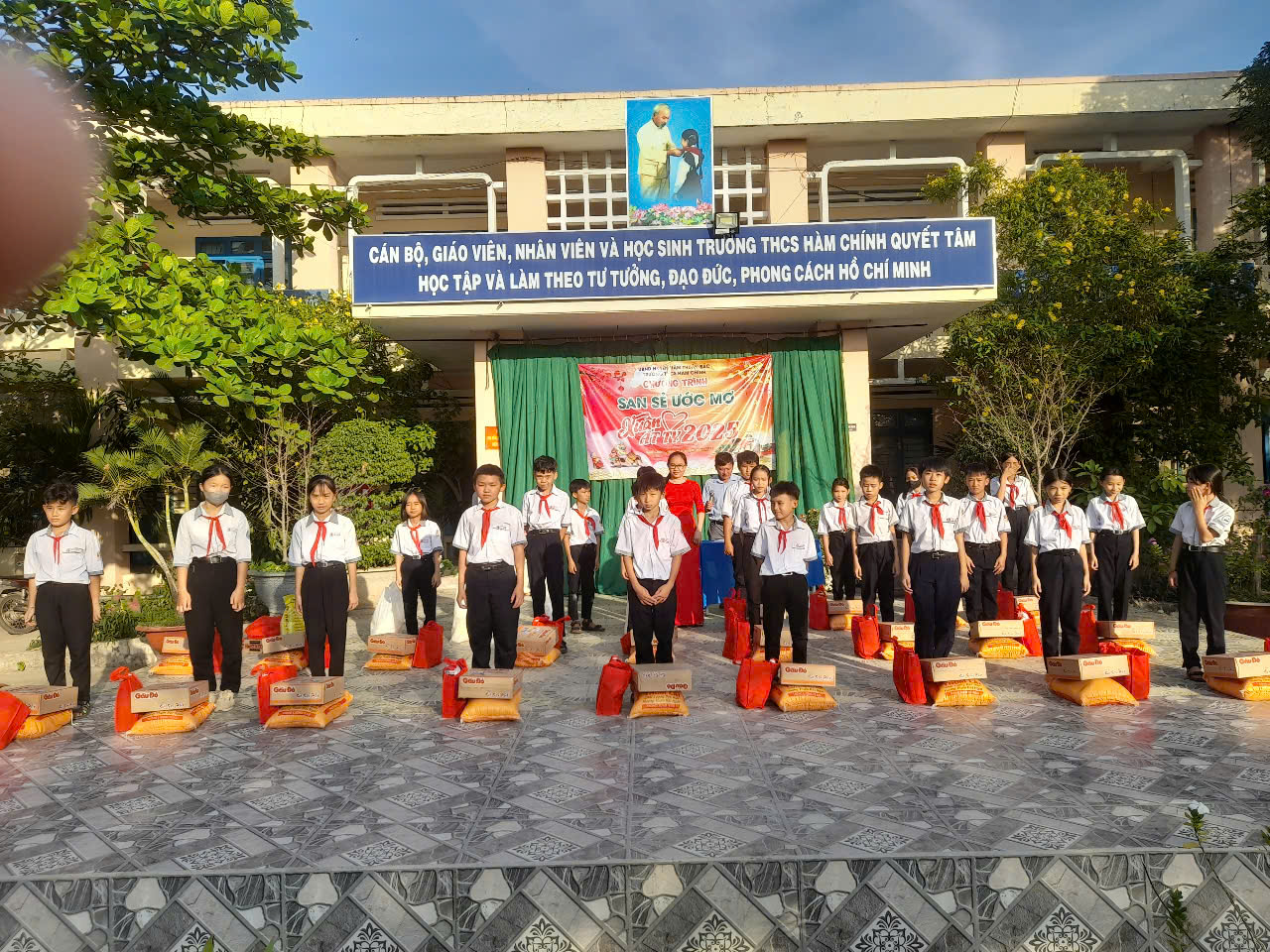 San sẻ Ước mơ Xuân Ất Tỵ 2025