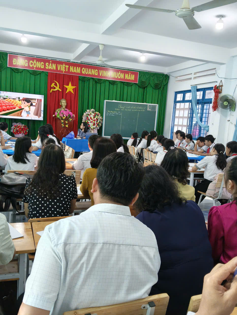 Tiết dạy chuyên đề cấp trường tổ toán - tin