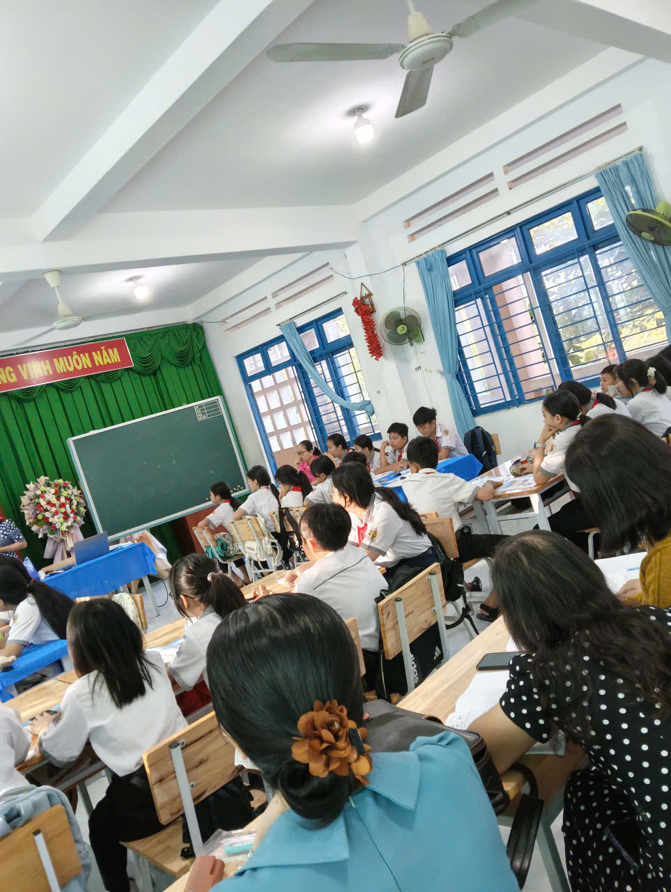 Tiết dạy chuyên đề cấp trường tổ toán - tin