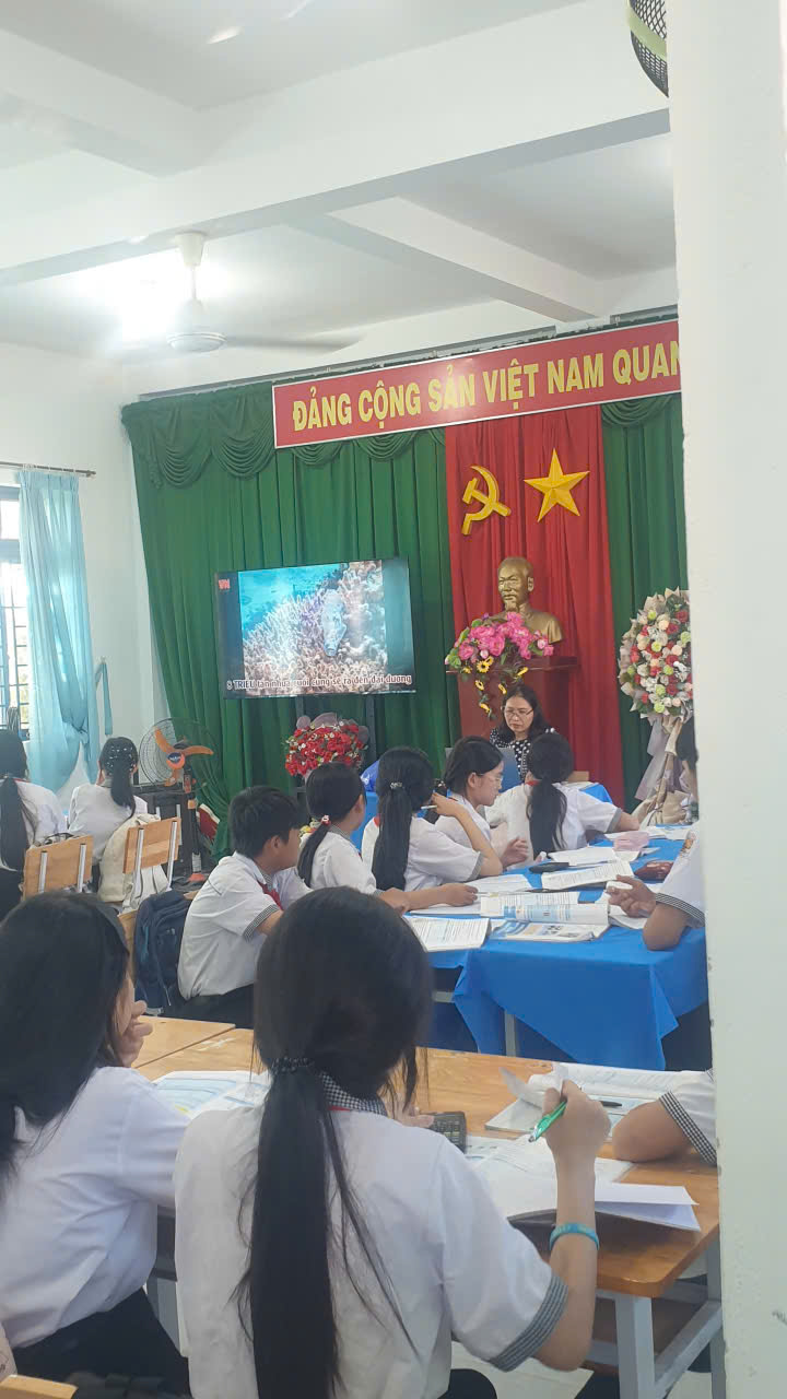 Tiết dạy chuyên đề cấp trường tổ toán - tin