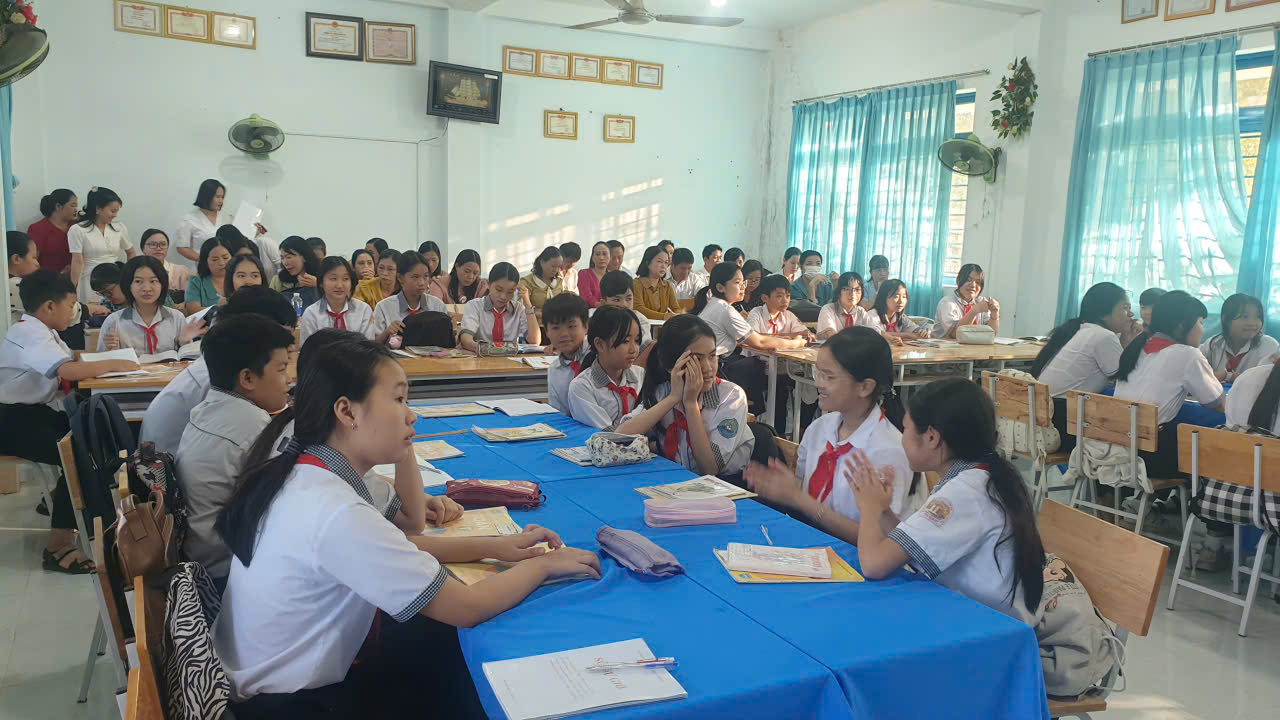 Tiết dạy chuyên đề cấp trường tổ toán - tin