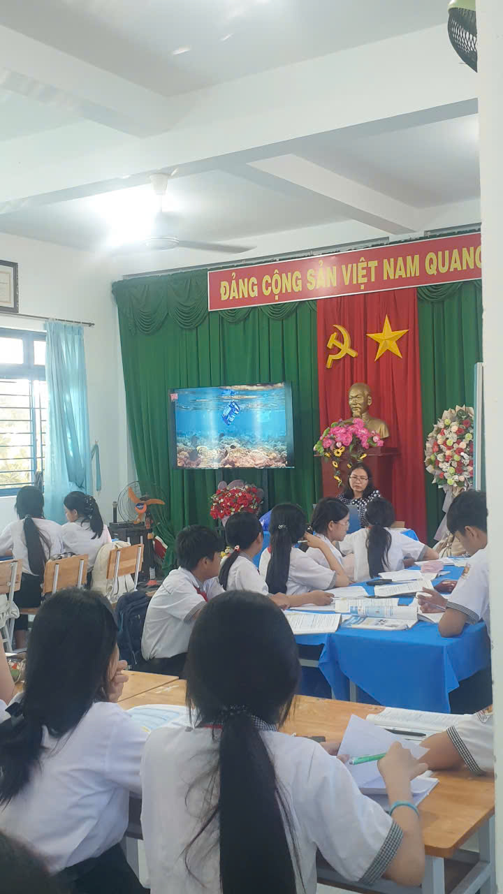 Tiết dạy chuyên đề cấp trường tổ toán - tin