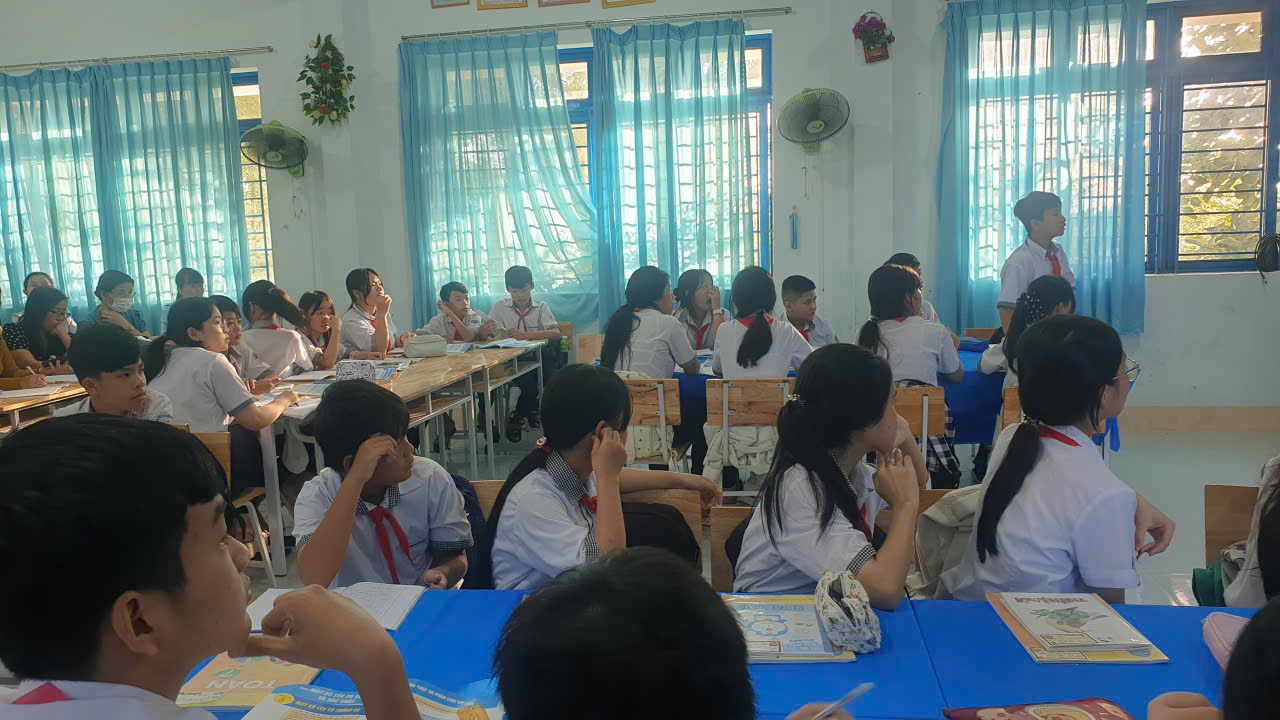 Tiết dạy chuyên đề cấp trường tổ toán - tin